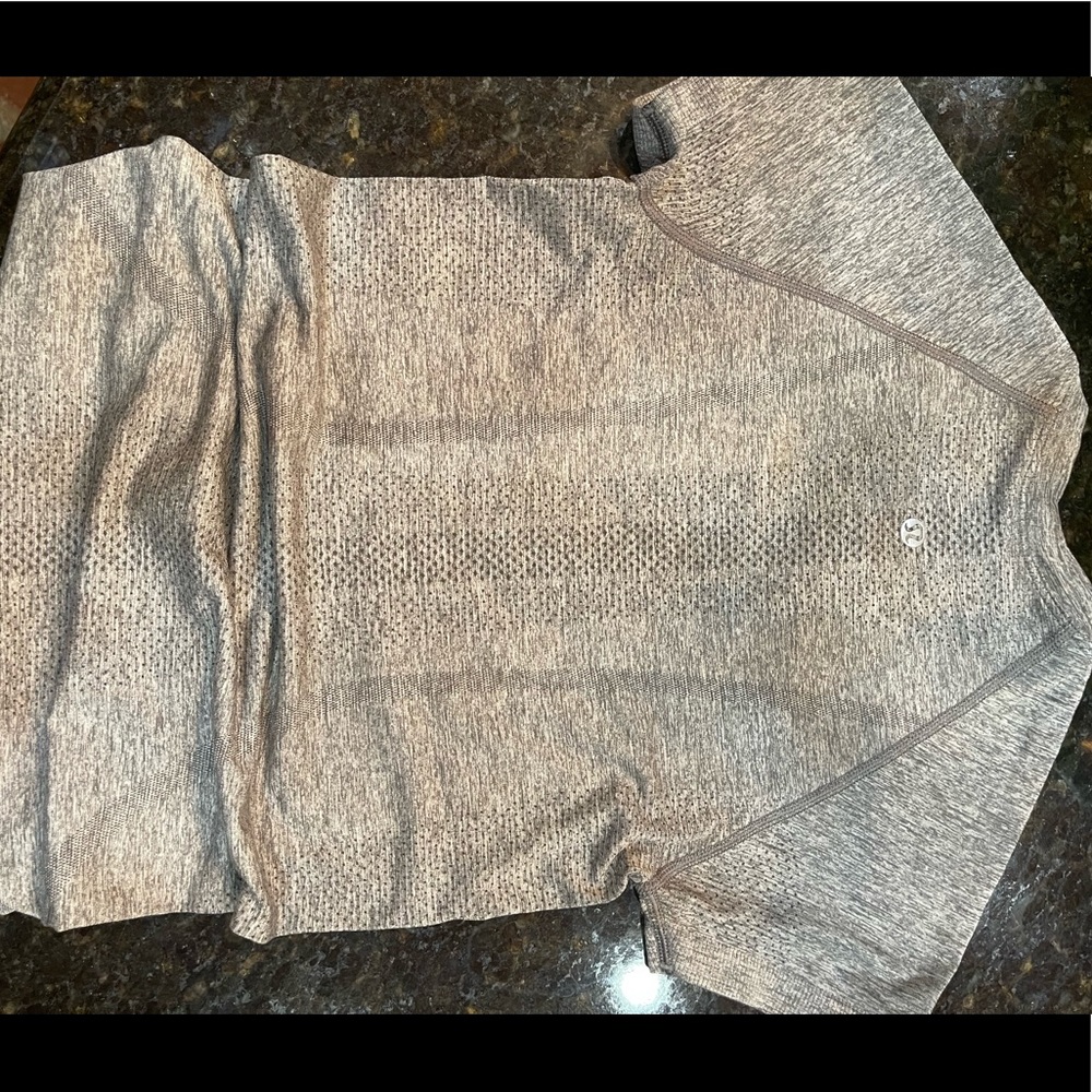 Lululemon swiftly short sleeve  brand new